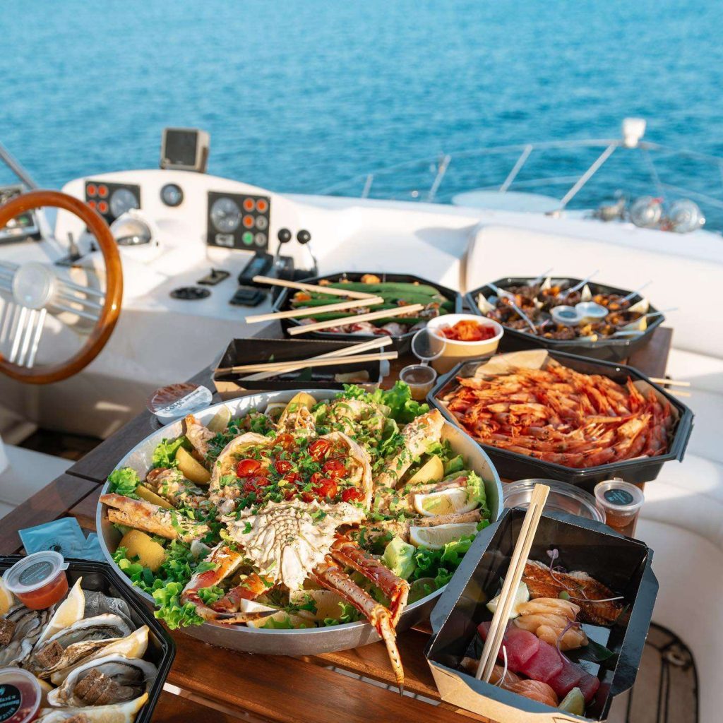Профессиональный кейтеринг на яхте