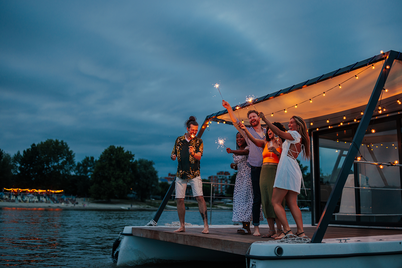 Празднование на яхте